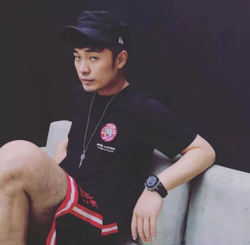 Ch*0me He**ts necklaces